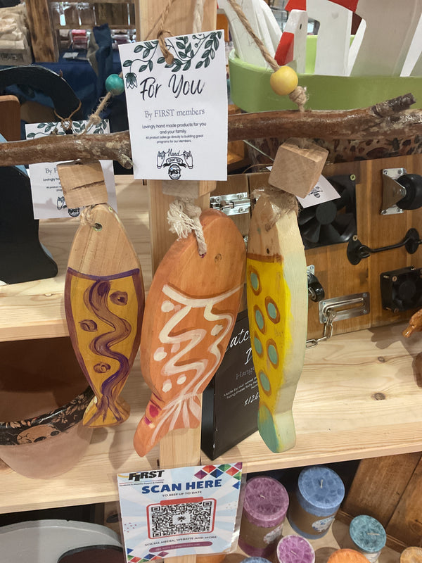 Fish hanger